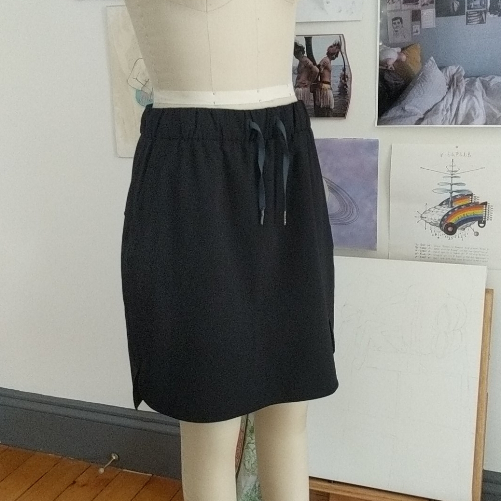 Lululemon Black Athleisure Wear ,, Size 8